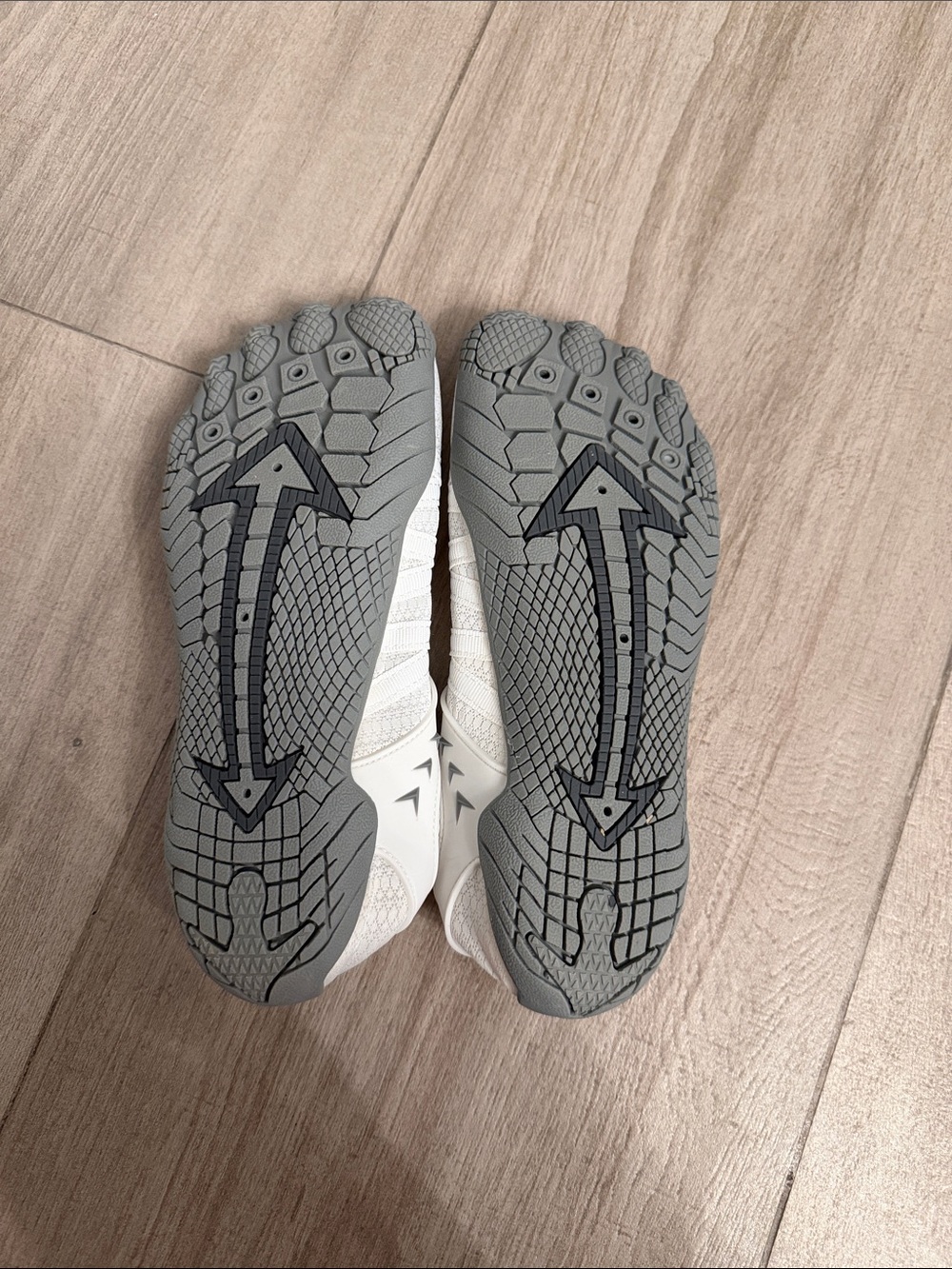 White water shoes - Picture 3 of 3